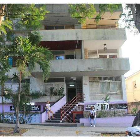 Casa Marycela Vedado Hotel Havana Exterior photo