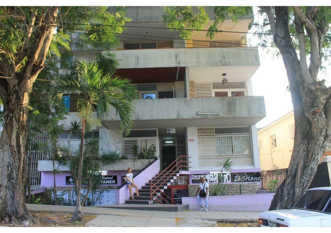 Casa Marycela Vedado Hotel Havana Exterior photo